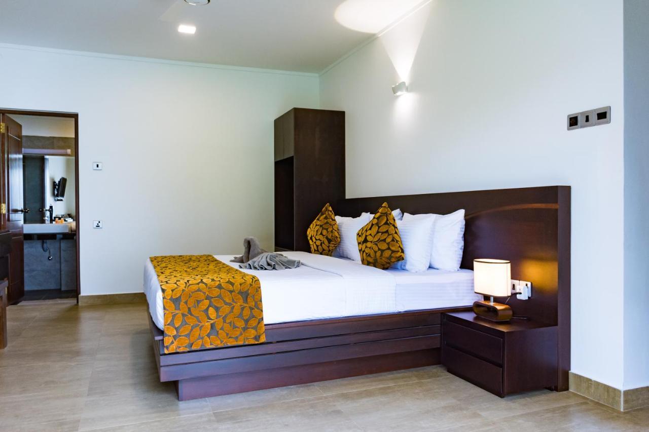Bony'S Holiday Inn Negombo Eksteriør bilde
