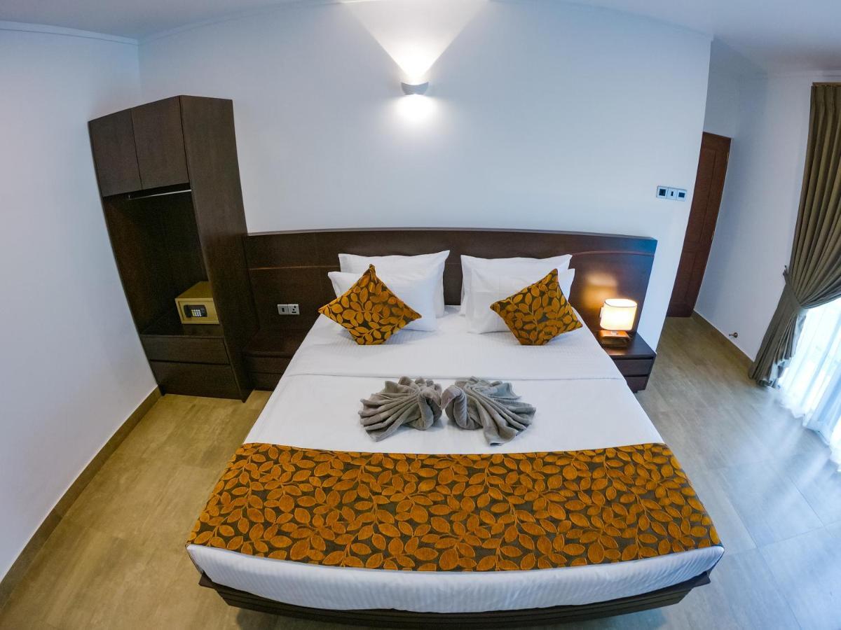 Bony'S Holiday Inn Negombo Eksteriør bilde