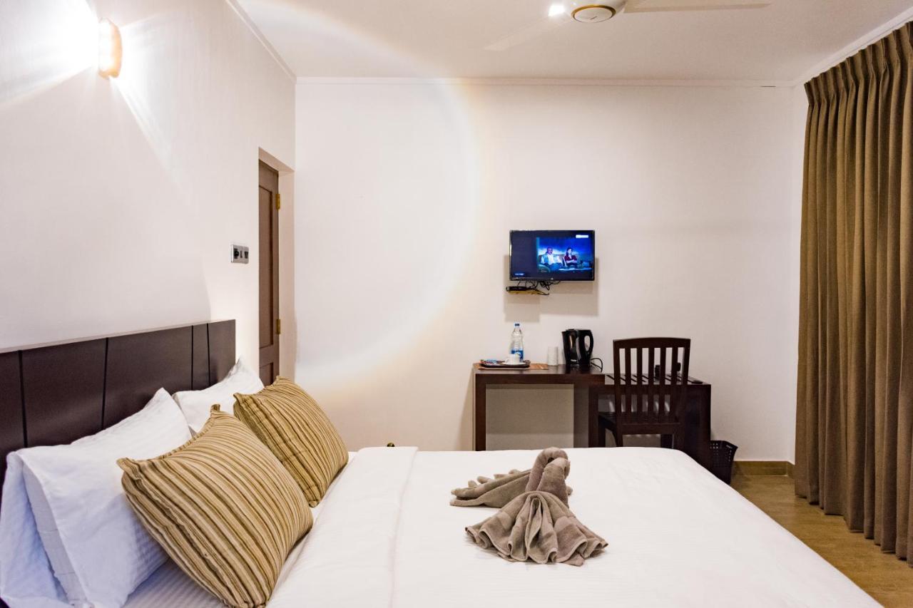 Bony'S Holiday Inn Negombo Eksteriør bilde