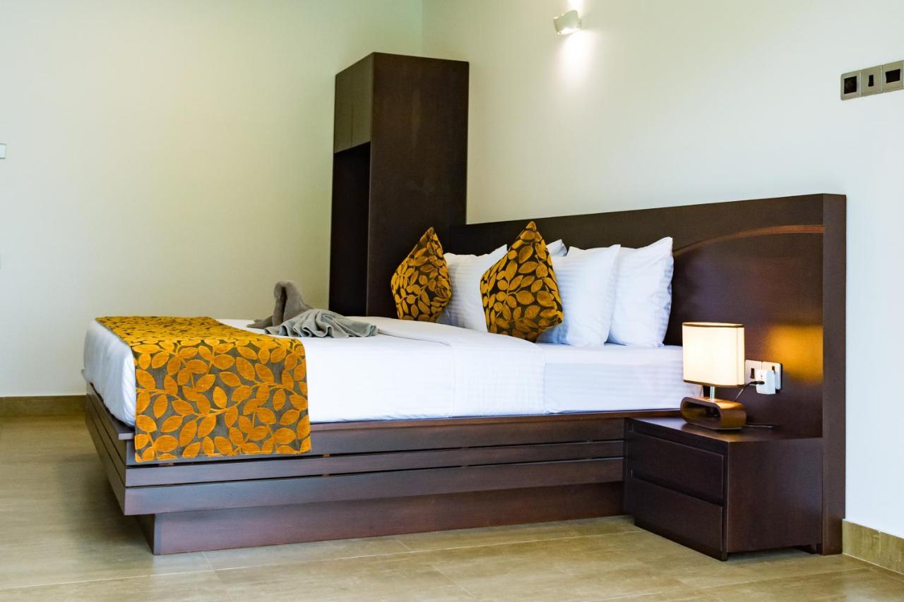 Bony'S Holiday Inn Negombo Eksteriør bilde